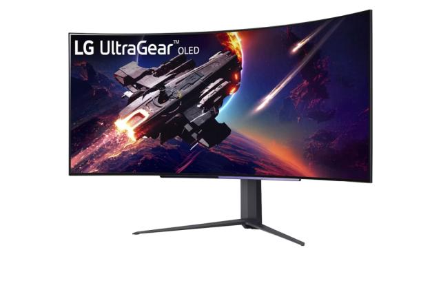 Монитор LG 45GR95QE-B, 44.5" Ultragear OLED AG/LR 0.03ms , 21:9 Curved 800R Gaming WQHD (3440x1440), 240HZ, 1000cd/m, CR:1500000:1, AMD FreeSync, NVIDIA G-Sync, HDR10 ,VRR, USB 3.0, HDMI 2.1, DP, PIP, PBP, SPDIF, DTS HP:X, Height, Swivel, Tilt, Black