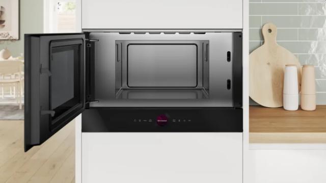 Микровълнова печка Bosch BFL7221B1, SER8, Built-in microwave, 21l, AutoPilot 7, LED light, left hinge,TFT, black