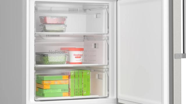 Хладилник Bosch KGN49VICT, SER4, FS fridge-freezer NoFrost, C, 203/70/67cm, 440l(311+129), 35dB(B), IC, VitaFresh XXL, 0° drawer, Glossy Backwall with Multi Airflow, Intelligent Inverter Technology, handles, Inox EasyClean