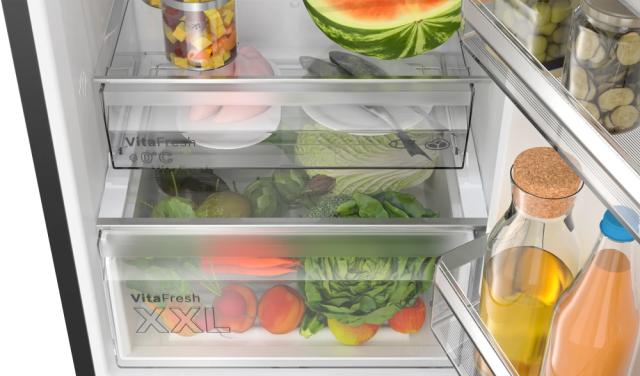 Хладилник Bosch KGN39VXCT, SER4, FS fridge-freezer NoFrost, C, 203/60/66cm, 363l(260+103), 35dB(B), IC, VitaFresh XXL, 0° drawer, Glossy Backwall with Multi Airflow, Intelligent Inverter Technology, handles, Black Inox Antifingerprint
