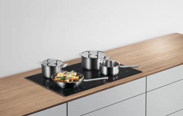 Аксесоар Bosch HEZ9SE040, Pro Induction cookware Set of 3 pots + 1 pan