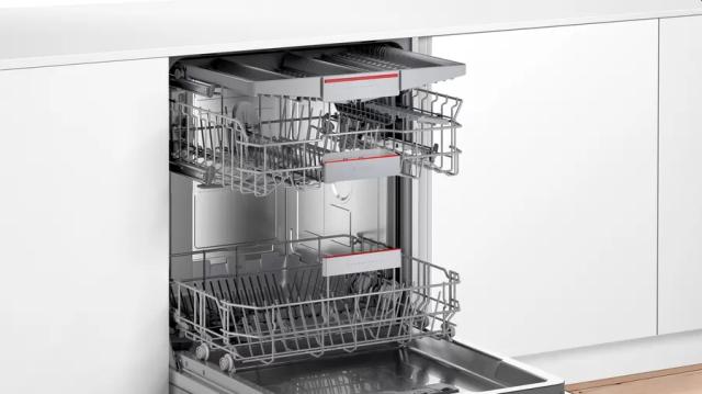 Съдомиялна Bosch SMI4HVS33E, SER4 Semi-integrated dishwasher, 60 cm, Energy efficiency D, Water consumption 9,5 l, capacity: 13 sets, 46 dB, AquaStop, ExtraDry, VarioFlex-baskets and Vario-drawer, Home Connect, Inner material: stainless steel/polynox