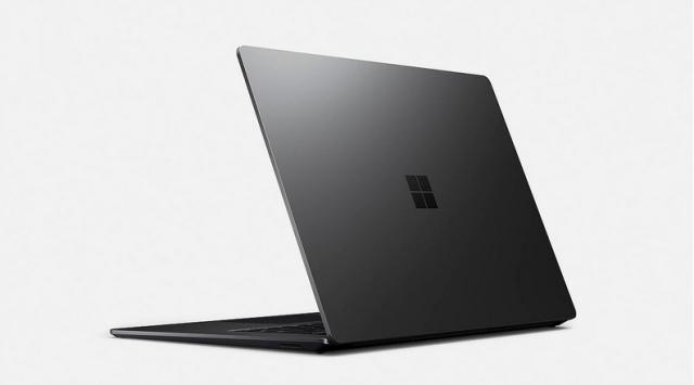 Лаптоп Microsoft Surface Laptop 5, Intel Core i7-1255U processor, 15" (2496 x 1664) PixelSense Display, Intel Iris Xe Graphics, 8GB RAM, 512GB SSD, Windows 11 Home, Black