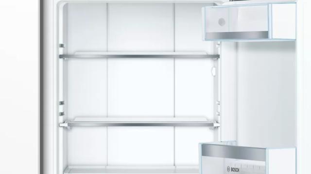 Хладилник Bosch KIF86PFE0 SER8 BI fridge-freezer NoFrost, E, 177,5cm, 223l(156+67), 36dB, VitaFresh Pro 55l, 2 cooling systems, display, BigBox, flush-folding