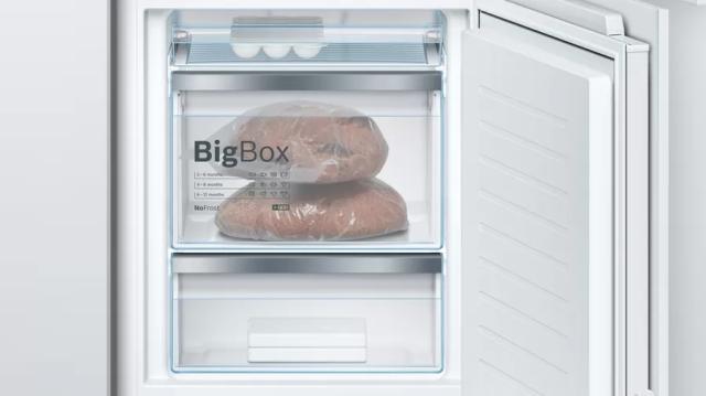 Хладилник Bosch KIF86PFE0 SER8 BI fridge-freezer NoFrost, E, 177,5cm, 223l(156+67), 36dB, VitaFresh Pro 55l, 2 cooling systems, display, BigBox, flush-folding