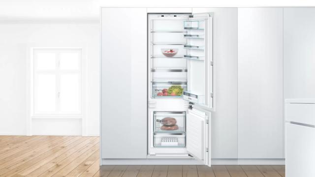 Хладилник Bosch KIS87AFE0 SER6 BI fridge-freezer LowFrost, E, 177,2cm, 270l(209+61), 36dB, VitaFresh Plus, EasyAccess shelf, Vario Shelf, 2 cooling systems, display, flush-folding