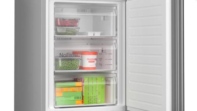 Хладилник Bosch KGN39LBCF, SER6, FS fridge-freezer NoFrost, C, 203/60/66cm, 363l(260+103), 35dB(B), VitaFresh XXL, 0° drawer, Metal Backwall with Multi Airflow,  Flex Interior, Intelligent Inverter Technology, Black ColorGlass, HC ready