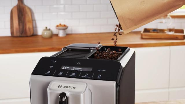 Кафемашина Bosch TIE20301, SER2, Automatic coffee-espresso machine, VeroCafe, 1300 W, 1.4 litre, 15 bar, OneTouch function, MilkMagic Pro, Silk Silver
