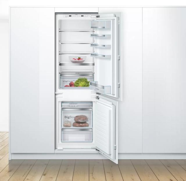 Хладилник Bosch KIS86AFE0 SER6 BI fridge-freezer LowFrost, E, 177,2cm, 265l(191+74), 36dB, VitaFresh Plus, EasyAccess shelf, Vario Shelf, 2 cooling systems, display, flush-folding