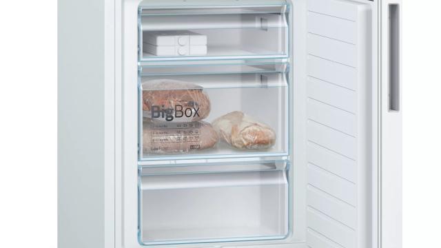 Хладилник Bosch KGE36AWCA SER6 FS Fridge-freezer LowFrost, C, 186/60/65cm, 302l(214+88), 38dB, VitaFresh 22l, bottle rack, fan, white