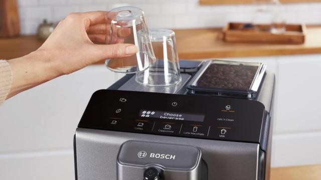 Кафемашина Bosch TIE20504, SER2, Automatic coffee-espresso machine, VeroCafe, 1300 W, 1.4 litre, 15 bar, OneTouch function, MilkMagic Pro, Diamond titanium metallic