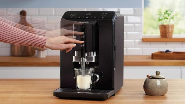 Кафемашина Bosch TIE20119, SER2, Automatic coffee-espresso machine, VeroCafe, 1300 W, 1.4 litre, 15 bar, OneTouch function, MilkMagic Pro, Glossy Black
