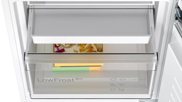 Хладилник Bosch KIV87VFE0 SER4, BI fridge-freezer LowFrost, E, 177,2 cm, 270 l (200+70), 35 dB(B), VitaFresh XXL, EcoAirflow, display, BigBox, flush-folding