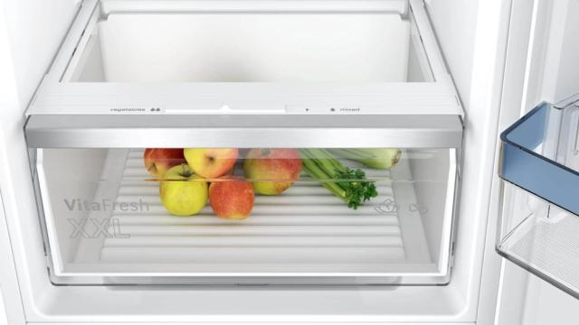 Хладилник Bosch KIV86VFE1 SER4, BI fridge-freezer LowFrost, E, 177,2 cm, 267 l (191+76), 35 dB(B), VitaFresh XXL, EcoAirflow, display, BigBox, sliding hinge