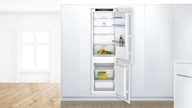 Хладилник Bosch KIV86VFE1 SER4, BI fridge-freezer LowFrost, E, 177,2 cm, 267 l (191+76), 35 dB(B), VitaFresh XXL, EcoAirflow, display, BigBox, sliding hinge