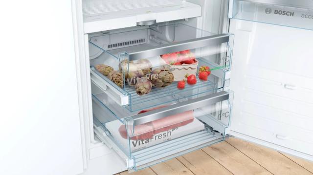 Хладилник Bosch KIF51AFE0 SER8, BI fridge, E, 140cm, 220l, 37dB(C), VitaFresh Pro 59l telescopic, Vario Shelf, display, flush-folding