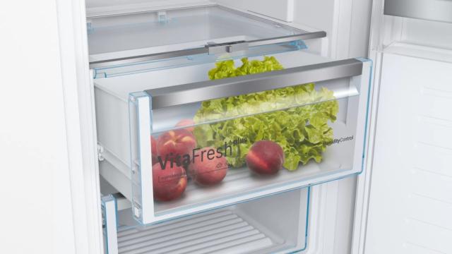 Хладилник Bosch KIR81AFE0 SER6 BI fridge, E, 177,5cm, 319l, 37dB, VitaFresh Plus, MultiBox, EasyAccess shelf, Vario Shelf, bottle rack, fan, display, flush-folding