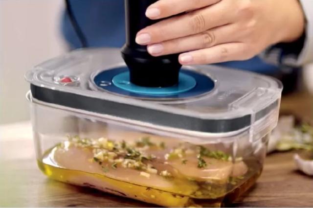 Аксесоар Bosch MSZV0FC3 Vacuum box, Included 3 vacuum boxes (0.9 l, 1.2 l, 1.7 l), made of Tritan, BRA, Compatible with ErgoMixx series & VitaMaxx blender