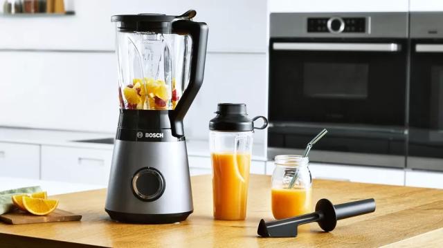 Блендер Bosch MMB6174S Series 4, VitaPower Blender, 1200 W, Glass ThermoSafe jug 1.5 l, Tritan ToGo bottle 0.6 l, Two speed settings and pulse function, ProEdge stainless steel blades made in Solingen, Silver