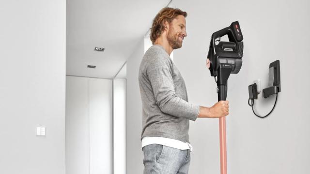 Прахосмукачка Bosch BCS8214PRQ, Cordless Handstick Vacuum Cleaner, Unlimited Gen2 ProParquet, Series 8, TurboSpin motor, 78 dB(A), 4.0 Ah battery, 18.0V, Soft HardFloor brush and AllFloor HighPower brush with LED, 2 in 1 furniture brush and upholster