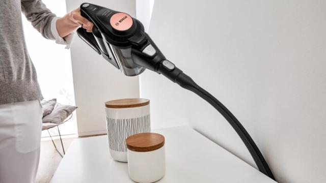Прахосмукачка Bosch BCS8214PRQ, Cordless Handstick Vacuum Cleaner, Unlimited Gen2 ProParquet, Series 8, TurboSpin motor, 78 dB(A), 4.0 Ah battery, 18.0V, Soft HardFloor brush and AllFloor HighPower brush with LED, 2 in 1 furniture brush and upholster