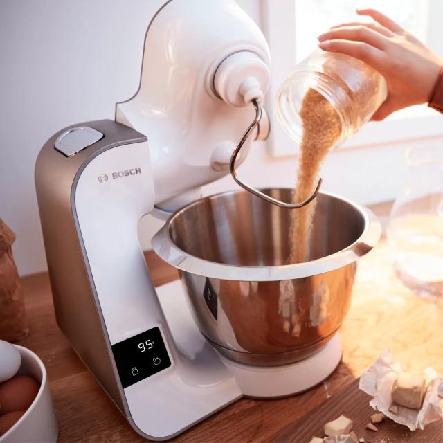 Кухненски робот Bosch MUM5XW20, Compact Kitchen Machine, MUM5 scale, 3D Planetary Mixing, 1000 W, White - champagne