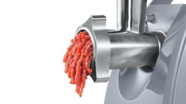 Месомелачка Bosch MFW45020, Meat mincer, ProPower, 500 W - 1600W, Discs: 3,8 / 8 mm, Sausage attachment, Kebbe attachment, Out: 2.7kg/min, White