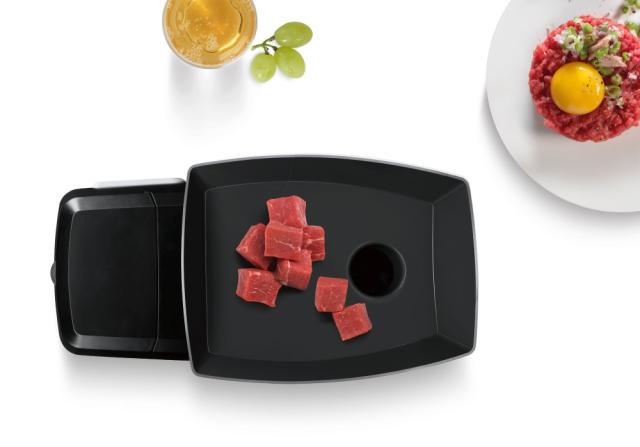Месомелачка Bosch MFW67450, Meat mincer ProPower, 700W - 2000W, Discs: 3 / 4,8 / 8 mm; Sausage attachment; Attachment for kibbutz / meatballs; Fruit pressing attachment; Out: 3.5kg/min, Black