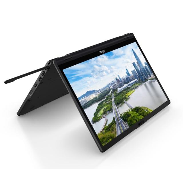 Лаптоп Fujitsu LIFEBOOK U5313X, Intel Core i7-1365U up 5.2 GHz, 13.3"WUXGA LCD Touch AG, 32GB onboard, 1TB PCIe G4 SSD FDE, Intel IRIS, FPR&SCR,TPM 2.0, FHD FR Cam w/Hello,WiFi 6E AX211, BT5.2, LTE ready, 4cell 64Wh, AES pen, Blk Kbd + Fujitsu Type-C