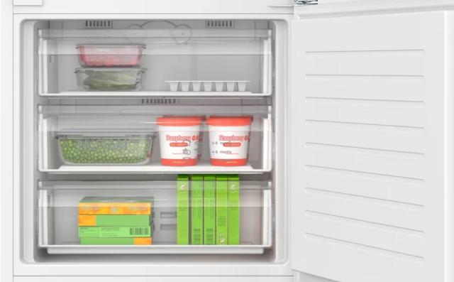 Хладилник Bosch KBN96VFE0, SER4, Built-in fridge-freezer, NoFrost, E, 193.5 x 70.8 cm, 383 l (285+98), 34 dB(A), VitaFresh XXL <0°C>, HC, flat hinge