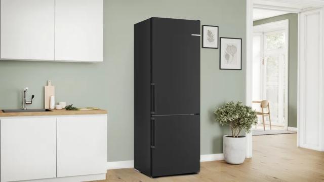 Хладилник Bosch KGN49OXBT SER4; Free-standing fridge-freezer NoFrost, B, 203/70/66.7cm, 440l(311+129), 35dB, VitaFresh XXL <0°C>, Black stainless steel
