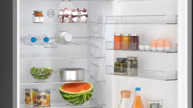 Хладилник Bosch KGN49OXBT SER4; Free-standing fridge-freezer NoFrost, B, 203/70/66.7cm, 440l(311+129), 35dB, VitaFresh XXL <0°C>, Black stainless steel
