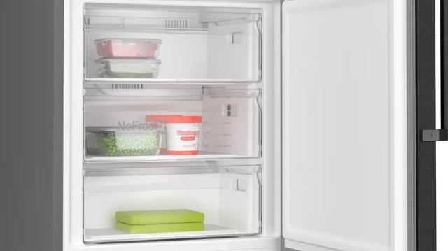 Хладилник Bosch KGN49OXBT SER4; Free-standing fridge-freezer NoFrost, B, 203/70/66.7cm, 440l(311+129), 35dB, VitaFresh XXL <0°C>, Black stainless steel