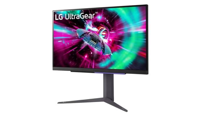 Монитор LG 27GR93U-B, 27", UltraGear IPS 1ms (GtG), AG, UHD 4K (3840x2160), 144Hz, HDR10, 1000:1, 400cd/m2, DCI-P3 95%, USB3.0 (1up/2down), VRR, AMD Free-sync, NVIDIA G-Sync, HDMI, DP, Height Adjustable, Pivot, Tilt, Headphone Out, Black