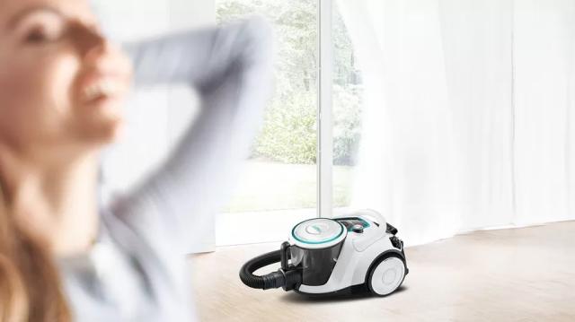 Прахосмукачка Bosch BGS41HYG1 Series 6, Vacuum cleaner without bag, ProHygienic, 2.4 l capacity, SensorBagless Technology, EasyClean system, AirCycle sensor technology, QuattroPower system, White