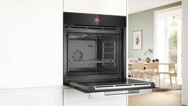 Фурна Bosch HBG7341B1, SER8, Built-in oven 60 x 60 cm, 71 l, TFT touch display, Digital control ring, Hotair Gentle, Air Fry function, A+, Eco Clean Direct, Oven Assistant, Home Connect, Black