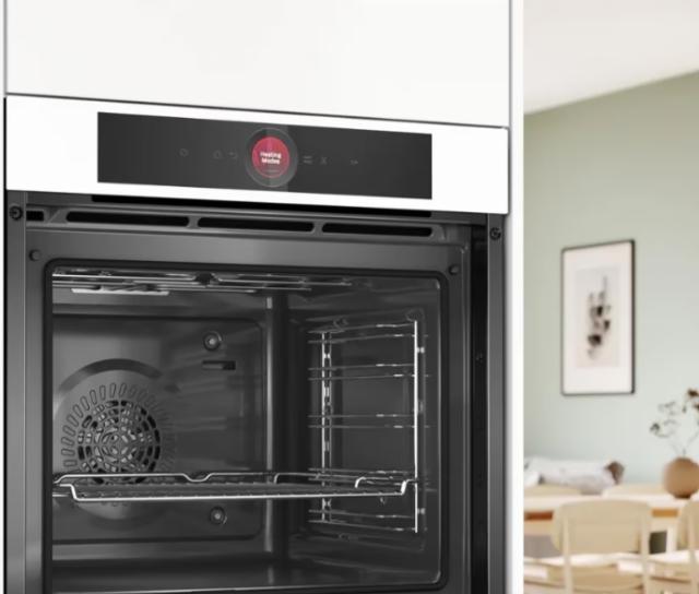 Фурна Bosch HBG7741W1, SER8, Built-in oven 60 x 60 cm, 71 l, TFT touch display, Digital control ring, Hotair Gentle, Air Fry function, A+, Pyrolytic+Hydrolytic, Oven Assistant, Home Connect, White