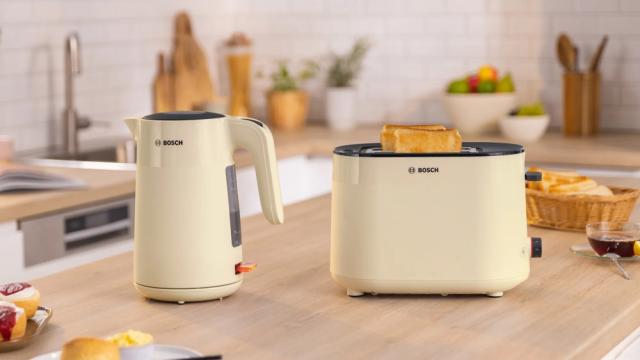 Тостер Bosch TAT2M127, MyMoment Compact toaster, 950 W, Auto power off, Defrost and reheat setting, Integrated warming grid, High lift, Cream