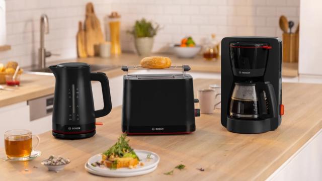 Тостер Bosch TAT3M123, MyMoment Compact toaster, 950 W, Auto power off, Defrost and reheat setting, Removable and foldable bun attachment, High lift, Black