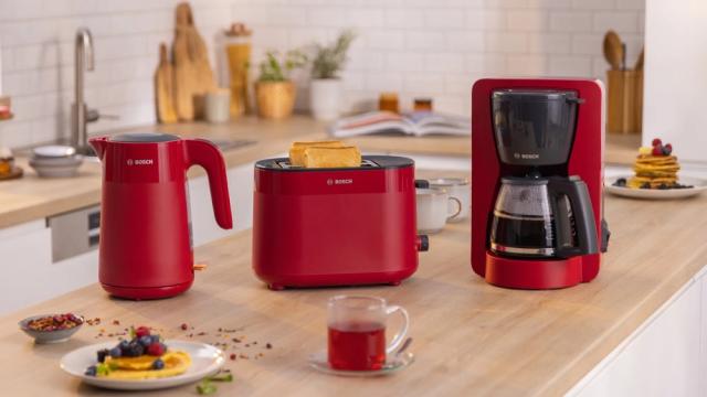 Електрическа кана Bosch TWK2M164, MyMoment Plastic Kettle, 2400 W, 1.7 l, Cup indicator, Limescale filter, Triple safety function, Red