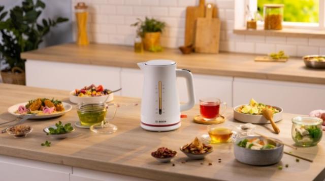 Електрическа кана Bosch TWK3M121, MyMoment Plastic Kettle, 2400 W, 1.7 l, Cup indicator, Limescale filter, Triple safety function, White