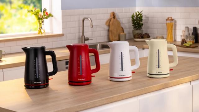 Електрическа кана Bosch TWK3M121, MyMoment Plastic Kettle, 2400 W, 1.7 l, Cup indicator, Limescale filter, Triple safety function, White