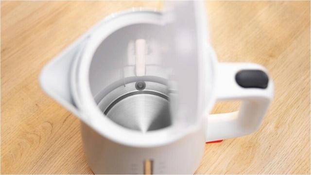 Електрическа кана Bosch TWK4M221, MyMoment Plastic Kettle, 2400 W, 1.7 l, Interior light, Cup indicator, Limescale filter, Triple safety function, White