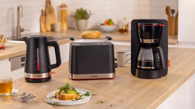 Тостер Bosch TAT4M223, MyMoment Compact toaster, 950 W, Auto power off, Defrost and reheat setting, Removable and foldable bun attachment, High lift, Black