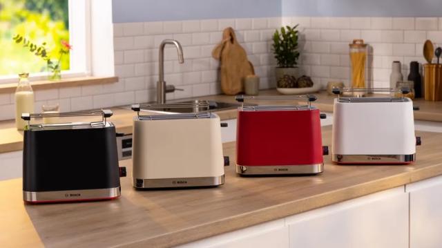 Тостер Bosch TAT4M224, MyMoment Compact toaster, 950 W, Auto power off, Defrost and reheat setting, Removable and foldable bun attachment, High lift, Red