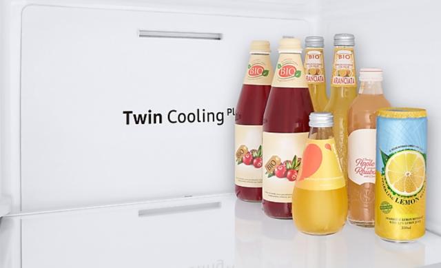 Хладилник Samsung RS66A8101B1/EF, Side by Side Refrigerator with SpaceMax technology, Twin Cooling Plus, Smart Conversion, No Frost, 652 I (409/243), 36 dBA, DIT, Energy Efficiency E, H 178 cm, Black