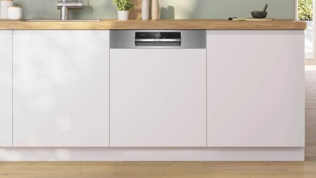 Съдомиялна Bosch SMI8YCS02E SER8 Intelligent dishwasher integrated, A, Zeolith, EcoDrying, 9,5l, 14ps, 8p/6o, 44dB(B), Night Program 43dB, 3rd drawer, Extra Clean Zone, 2 TFT display, PerfectDry, HC, interior light
