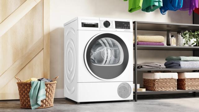 Сушилня Bosch WQG245D4BY SER6 Tumble dryer with heat pump 9kg A+++ 61dB, SelfCleaning condenser, drain set, interior light, Reverse tumble action, white-blackgrey door