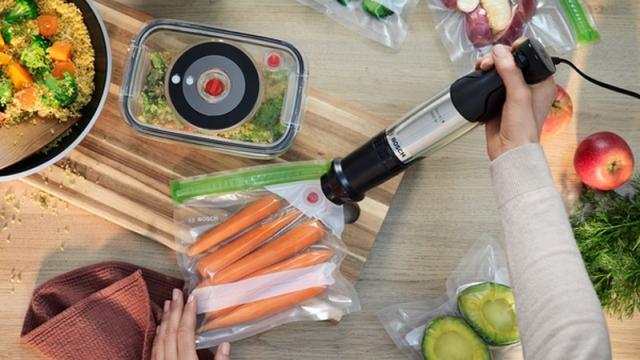 Пасатор Bosch MSM6M620, SER6, Blender, ErgoMaster, 1000 W, Dynamic Speed Control, QuattroBlade System Pro, Included Blender, Chopper & Measuring cup, Stainless steel