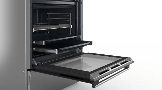 Готварска печка Bosch HKS79U250, SER6, Electric free-standing cooker, A, 63 l, AutoPilot 30, 3D Hotair, Sinking buttons, Pyrolytic+Hydrolytic, Stainless Steel